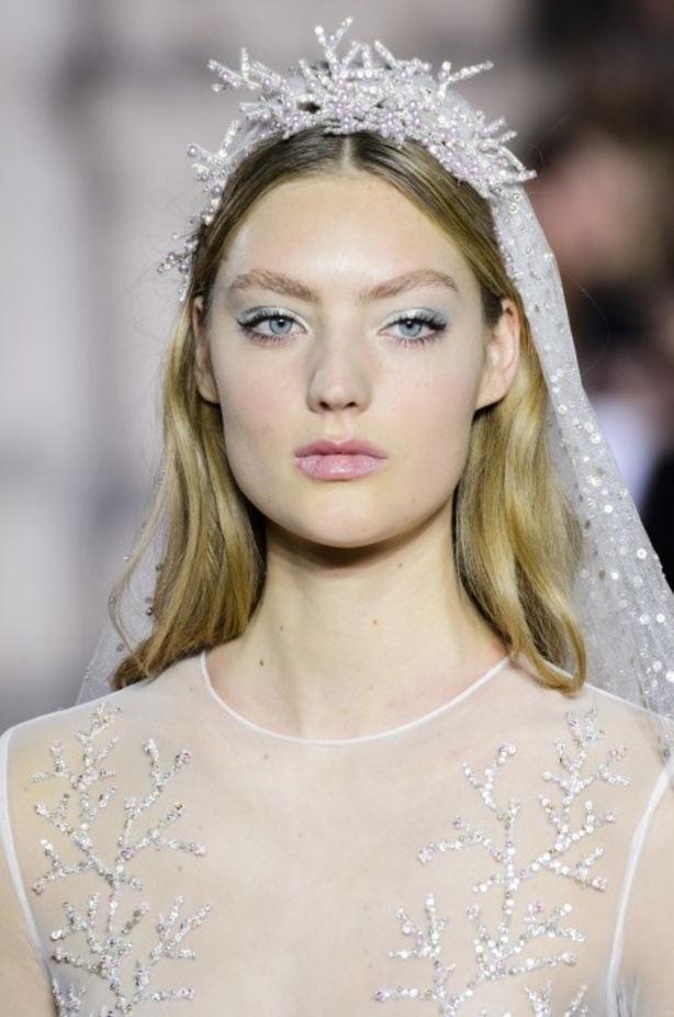 عرض ازياء جروج حقيبة لربيع وصيف 2018