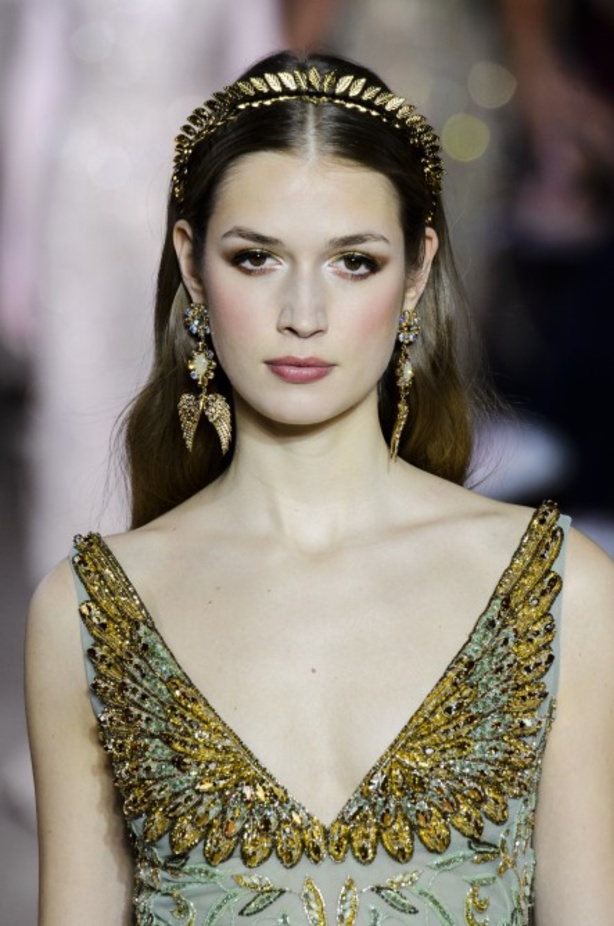 عرض ازياء جروج حقيبة لربيع وصيف 2018