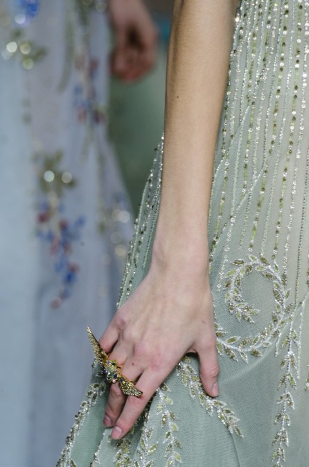 عرض ازياء جروج حقيبة لربيع وصيف 2018