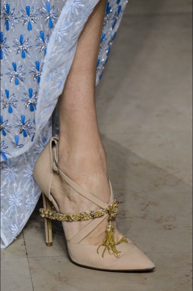 عرض ازياء جروج حقيبة لربيع وصيف 2018