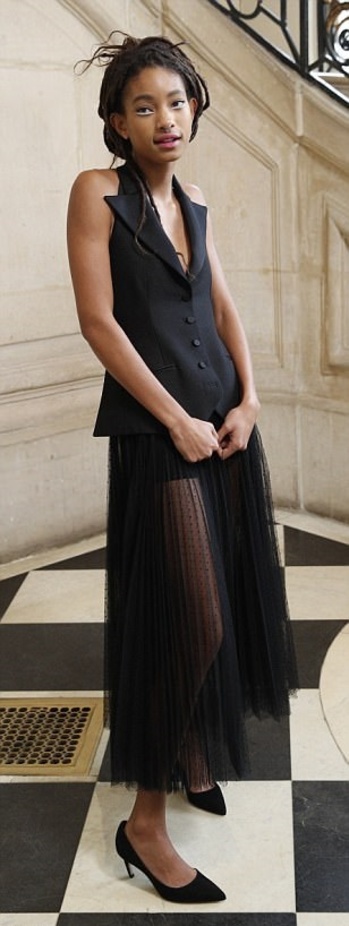 عرض أزياء كريستيان ديور لربيع 2018