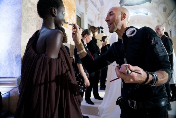 مجموعة Giambatista Valli من الألبسة الفاخرة لربيع وصيف 2018