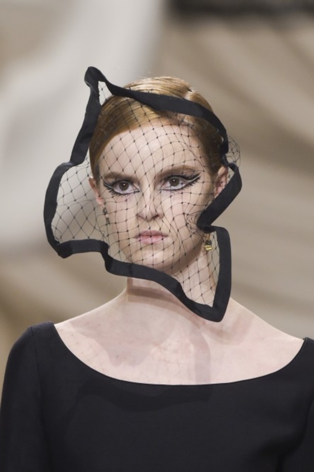 عرض أزياء كريستيان ديور لربيع 2018