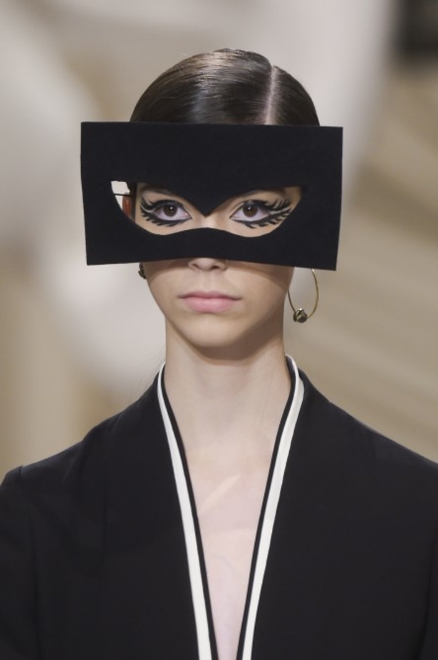 عرض أزياء كريستيان ديور لربيع 2018