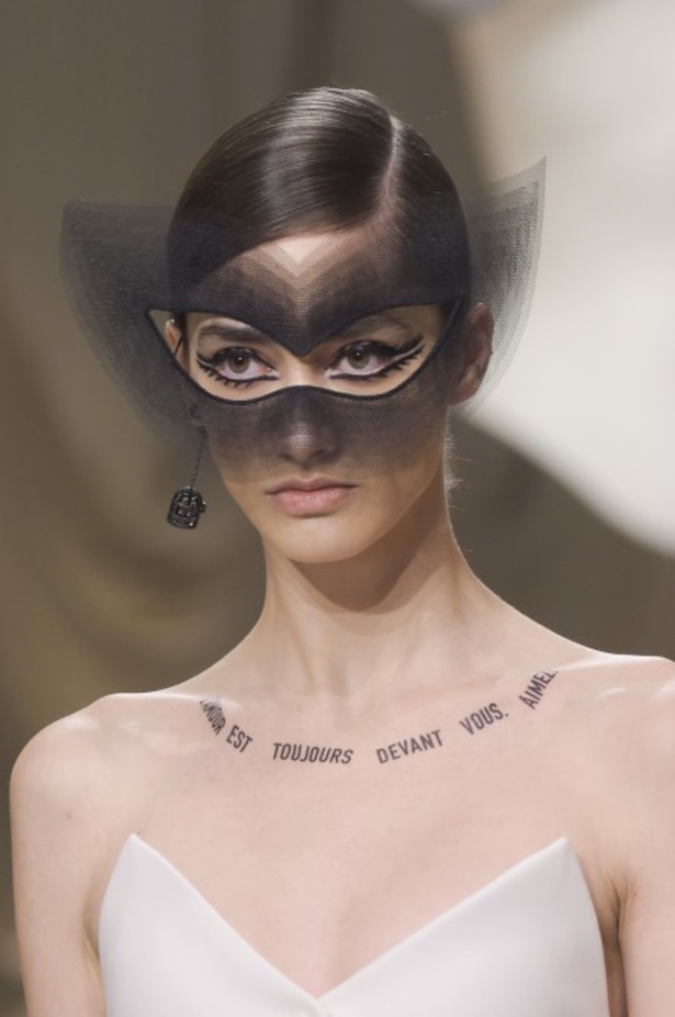 عرض أزياء كريستيان ديور لربيع 2018