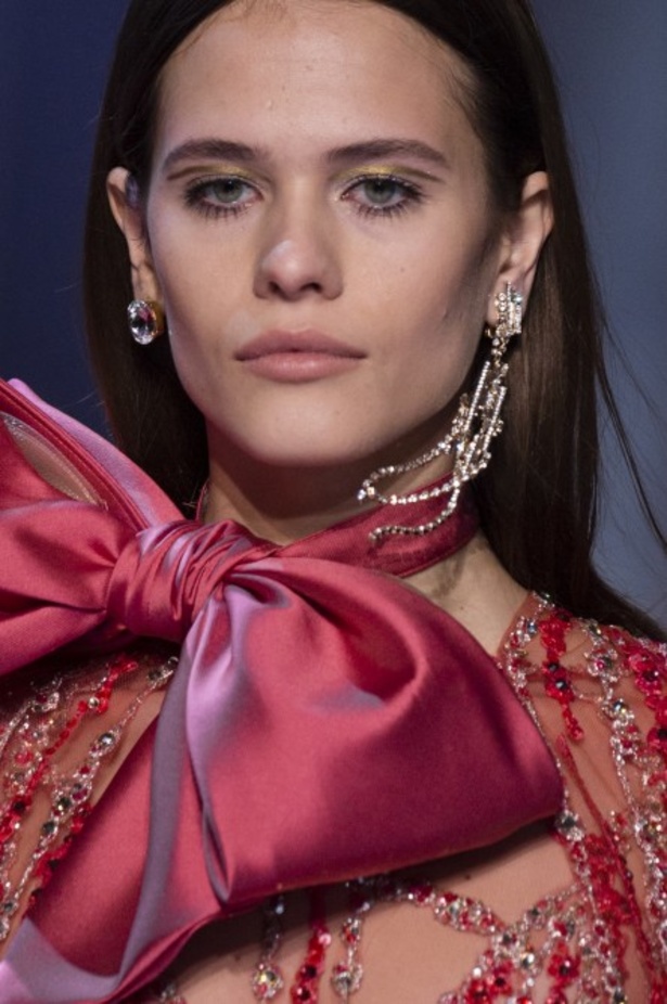 ايلي صعب يحتفل بالحياة في مجموعته لربيع وصيف 2018