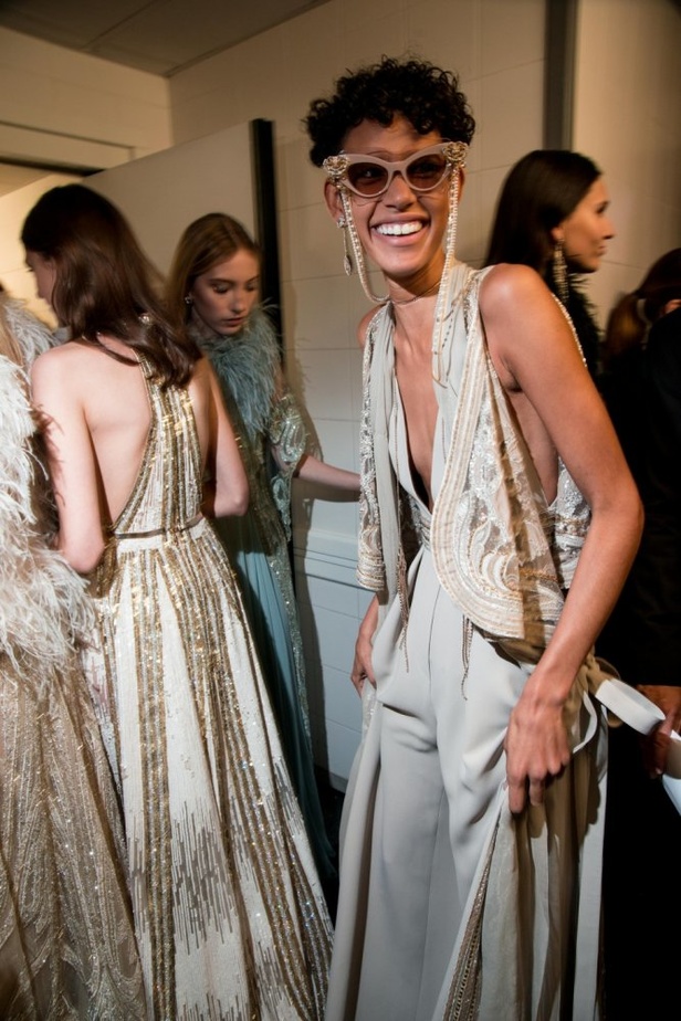 ايلي صعب يحتفل بالحياة في مجموعته لربيع وصيف 2018