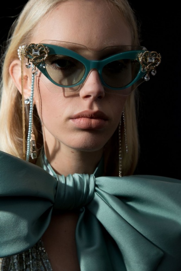 ايلي صعب يحتفل بالحياة في مجموعته لربيع وصيف 2018