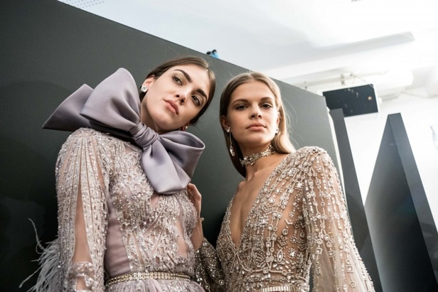 ايلي صعب يحتفل بالحياة في مجموعته لربيع وصيف 2018