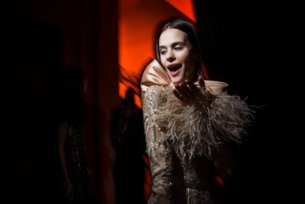 ايلي صعب يحتفل بالحياة في مجموعته لربيع وصيف 2018