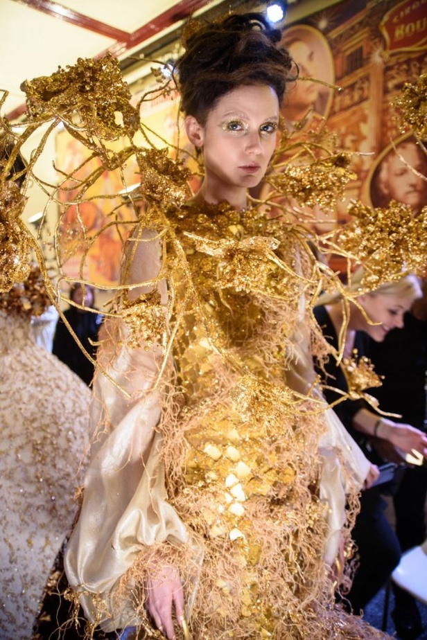 مجموعة Guo Pei للأزياء الفاخرة لربيع ٢٠١٨ !