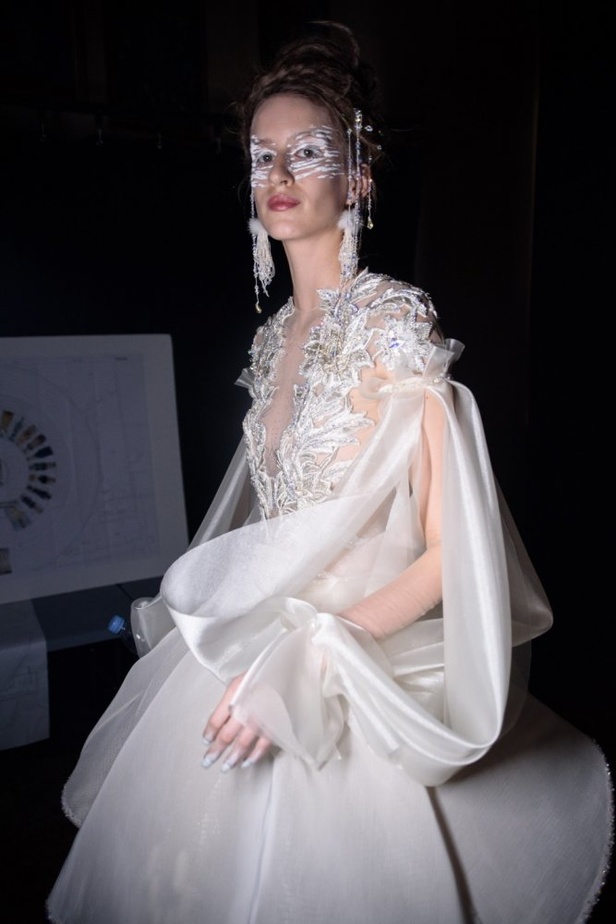 مجموعة Guo Pei للأزياء الفاخرة لربيع ٢٠١٨ !