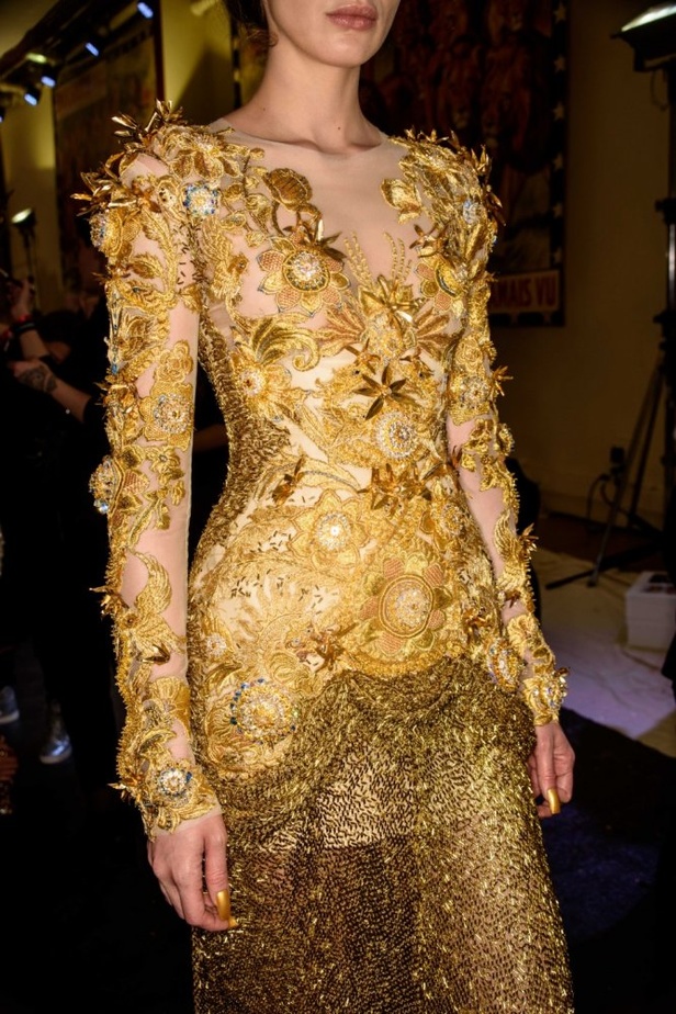 مجموعة Guo Pei للأزياء الفاخرة لربيع ٢٠١٨ !