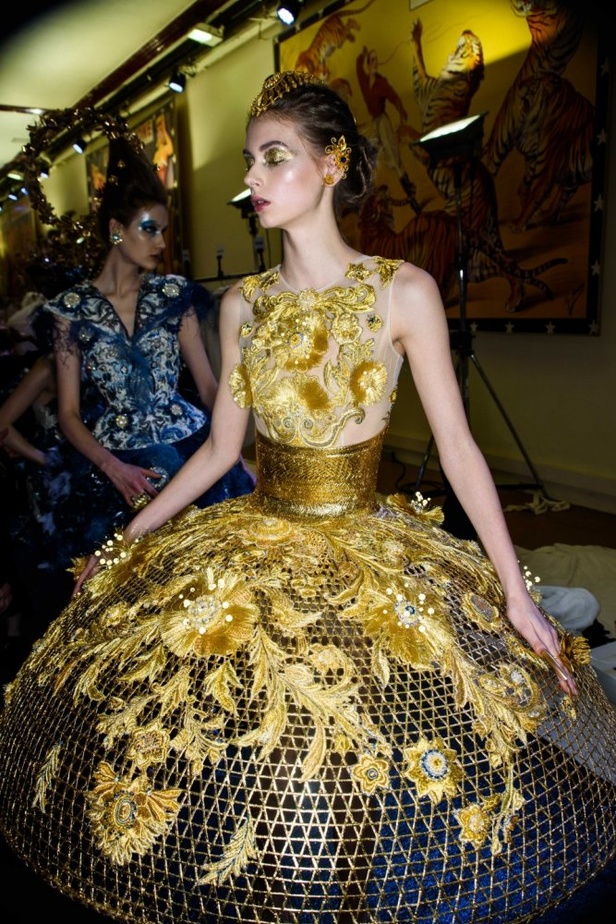 مجموعة Guo Pei للأزياء الفاخرة لربيع ٢٠١٨ !