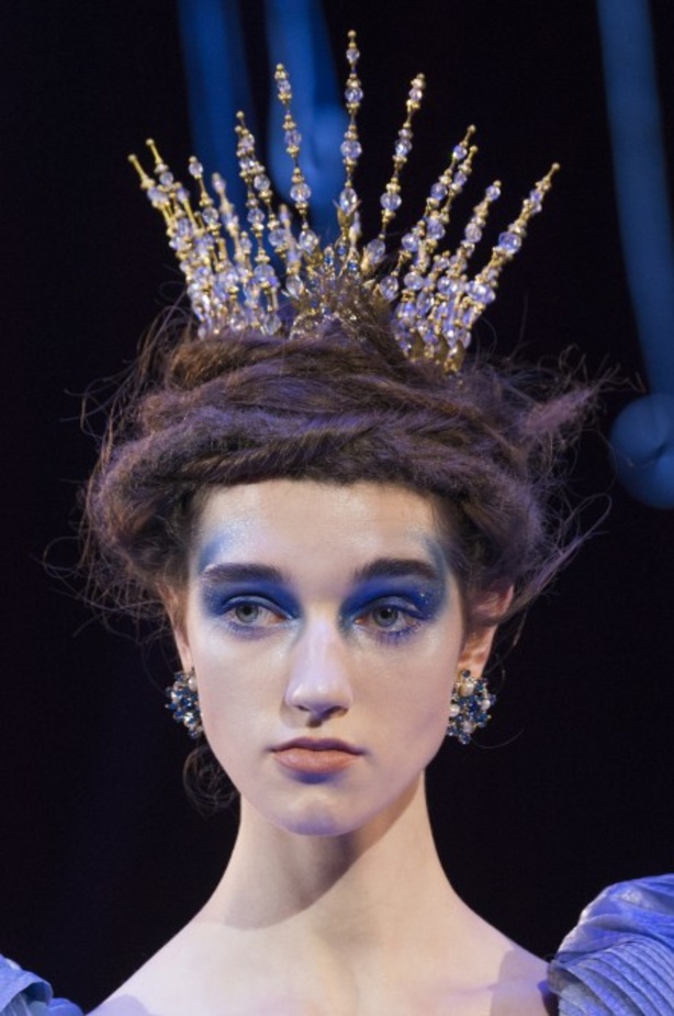 مجموعة Guo Pei للأزياء الفاخرة لربيع ٢٠١٨ !