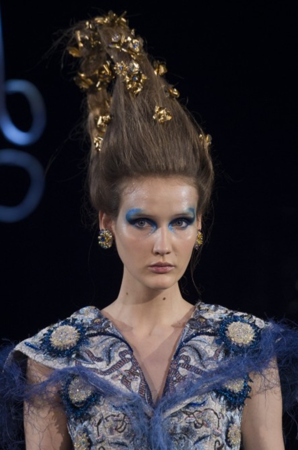 مجموعة Guo Pei للأزياء الفاخرة لربيع ٢٠١٨ !