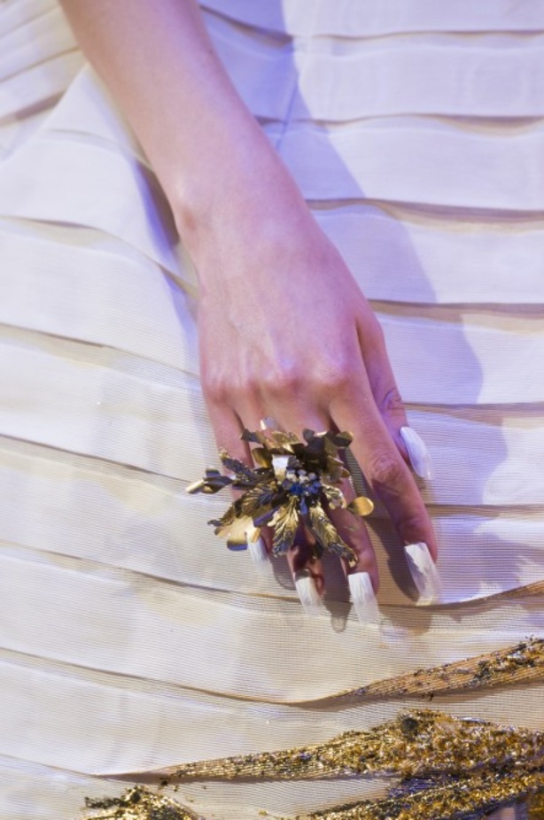 مجموعة Guo Pei للأزياء الفاخرة لربيع ٢٠١٨ !