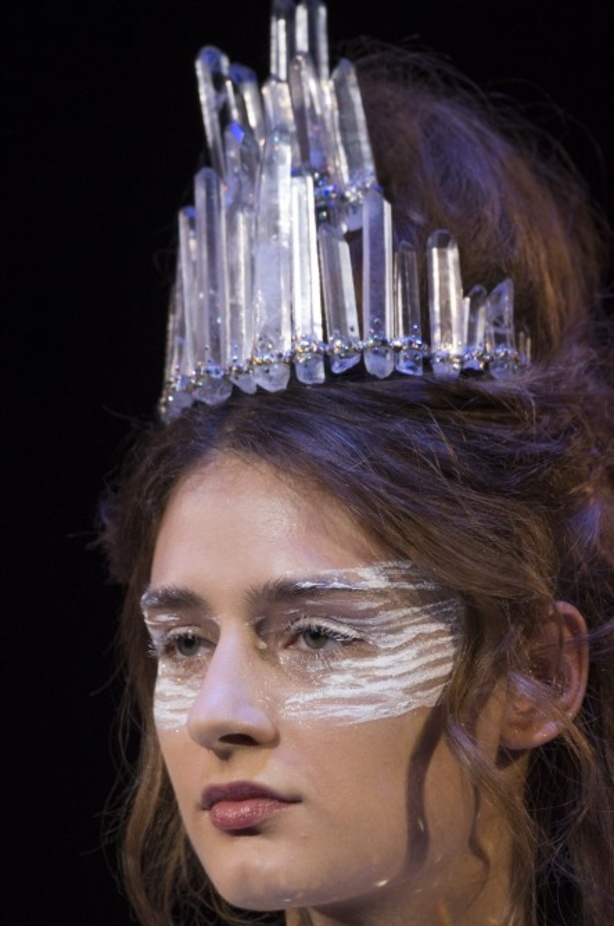 مجموعة Guo Pei للأزياء الفاخرة لربيع ٢٠١٨ !