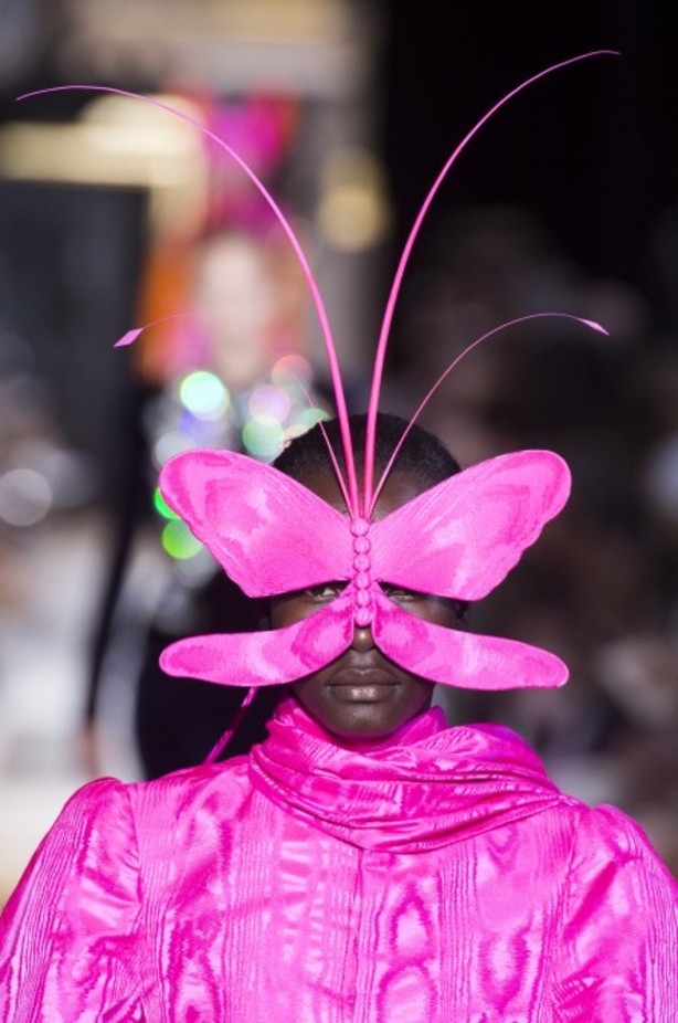 عرض أزياء Schiaparelli لخريف 2018