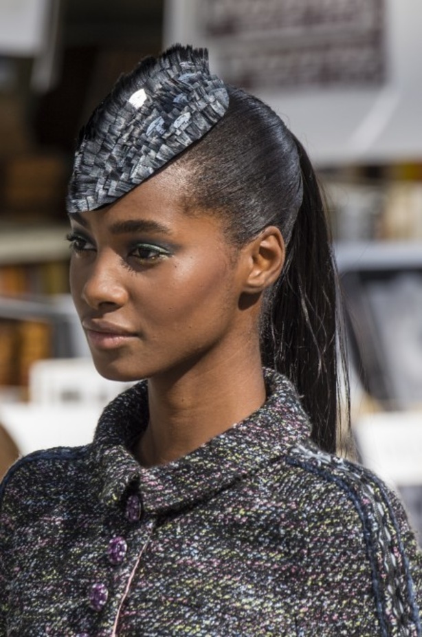 عرض Chanel لخريف وشتاء 2018 للهوت كوتور