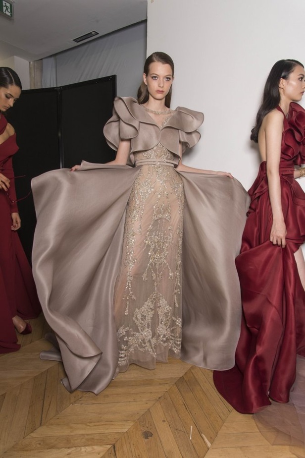 عرض أزياء ايلي صعب لخريف 2018