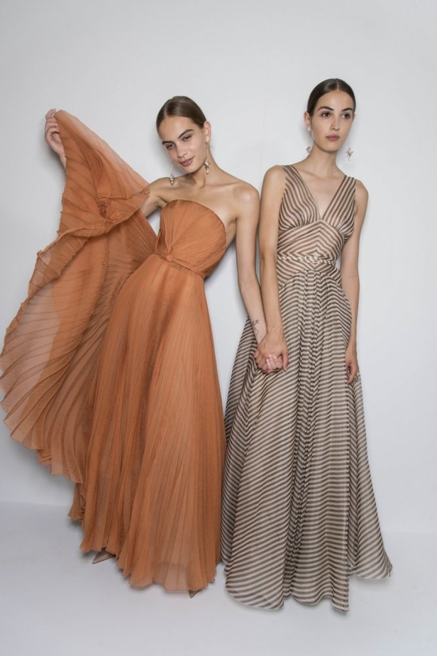 الأنوثة والأناقة.. عنوانا مجموعة دار Dior للهوت كوتور لخريف وشتاء 2018 - 2019 