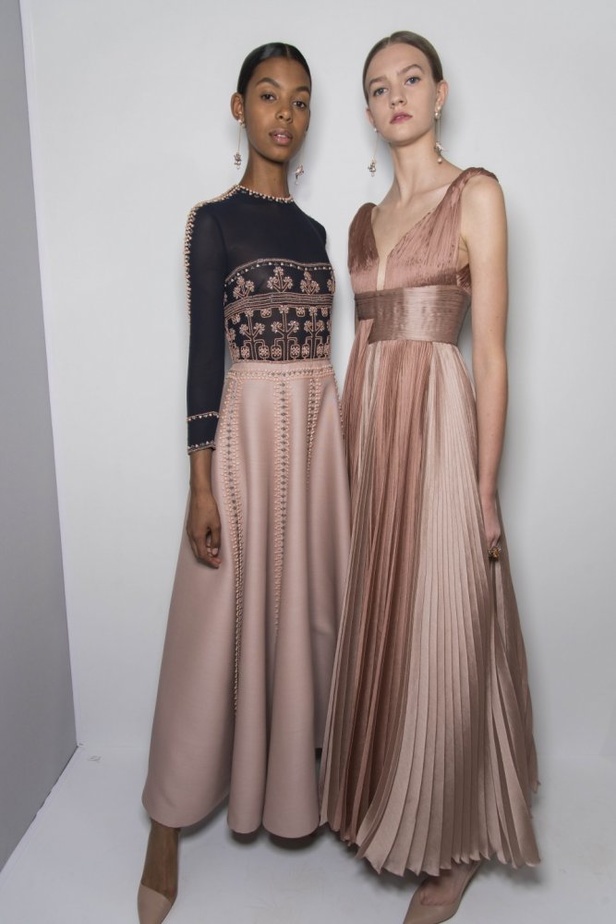 الأنوثة والأناقة.. عنوانا مجموعة دار Dior للهوت كوتور لخريف وشتاء 2018 - 2019 