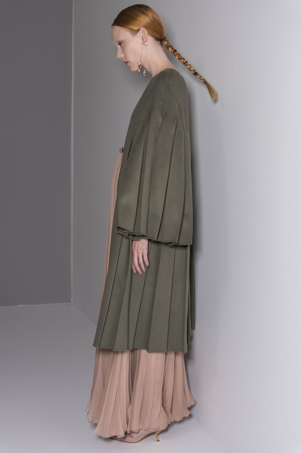 الأنوثة والأناقة.. عنوانا مجموعة دار Dior للهوت كوتور لخريف وشتاء 2018 - 2019 