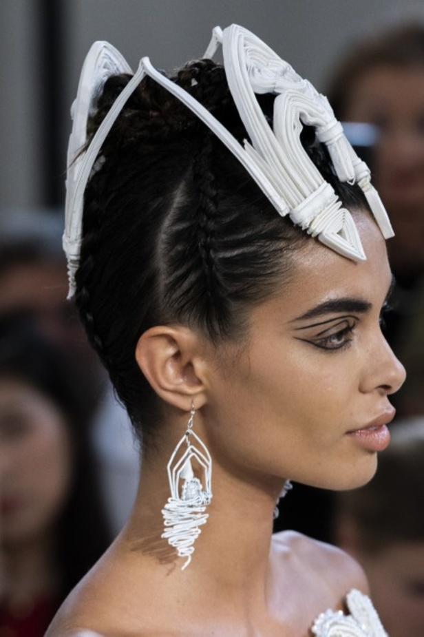 مجموعة Guo Pei للأزياء الفاخرة لخريف ٢٠١٨ !