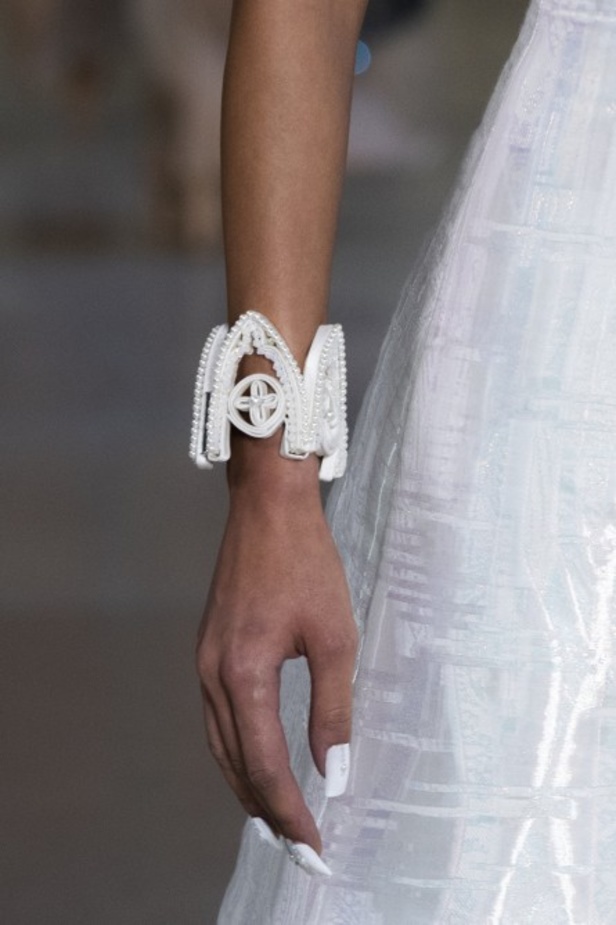 مجموعة Guo Pei للأزياء الفاخرة لخريف ٢٠١٨ !