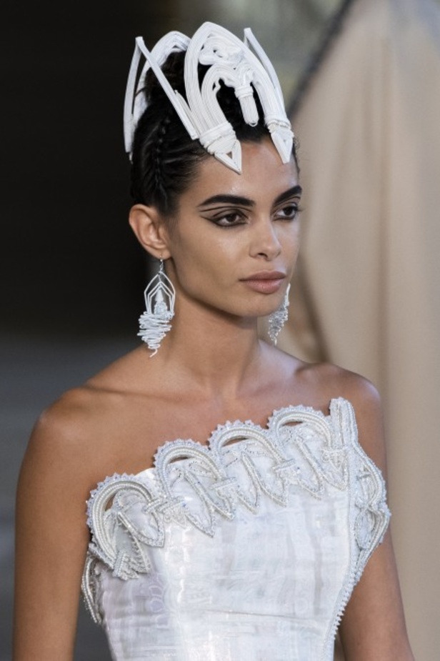 مجموعة Guo Pei للأزياء الفاخرة لخريف ٢٠١٨ !