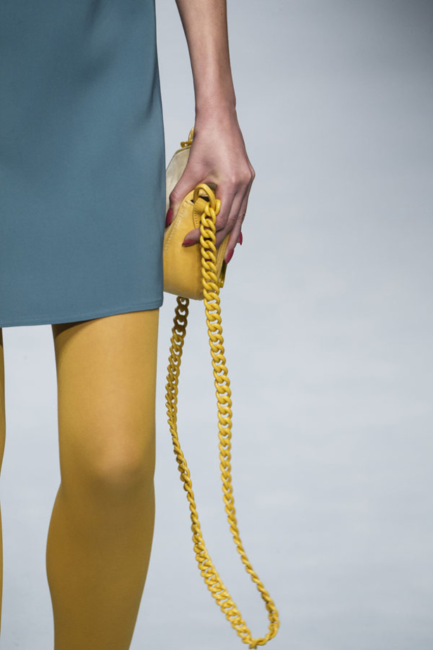  المرأة من قوة وإصرار مع مجموعة Elisabetta Franchi 