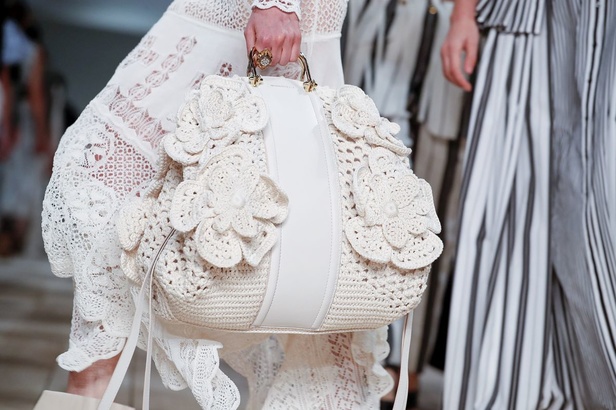 اسبوع الموضة في باريس 2019 مجموعة الملابس الجاهزة من ألكسندر ماكوين لربيع وصيف 2020