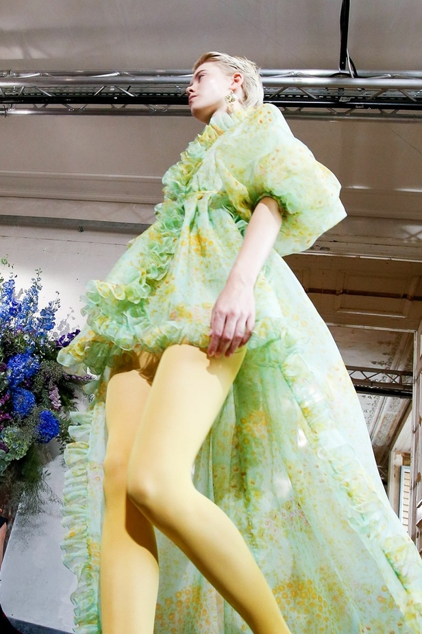 اسبوع الموضة في باريس 2019 مجموعة الالبسة الراقية من جيامباتيستا فالي لربيع وصيف 2020