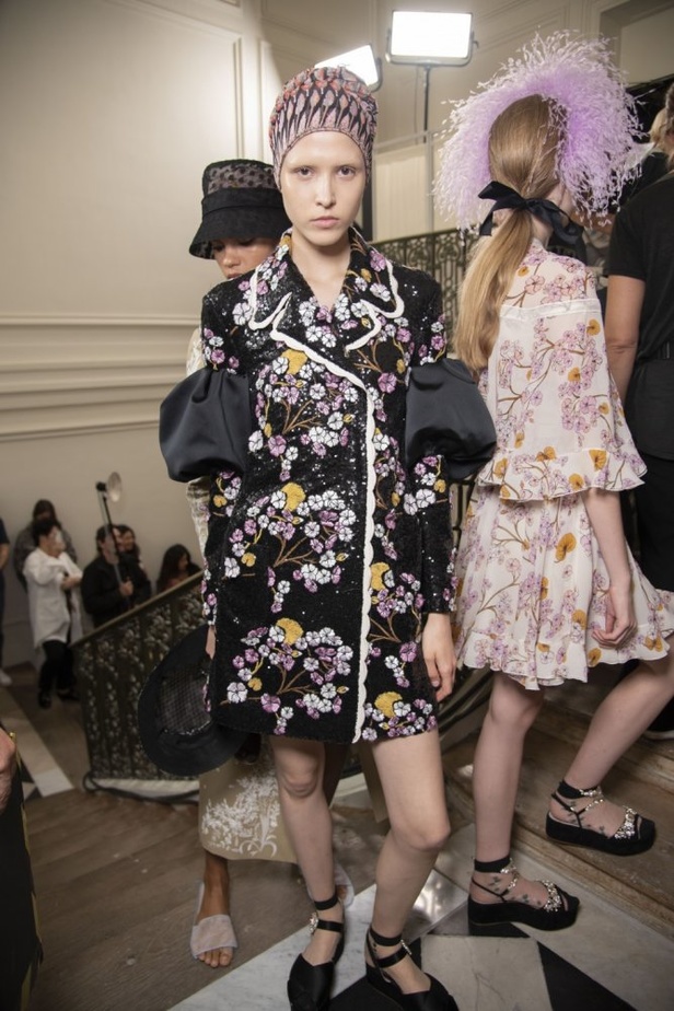 اسبوع الموضة في باريس 2019 مجموعة الالبسة الراقية من جيامباتيستا فالي لربيع وصيف 2020