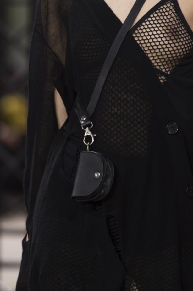 اسبوع الموضة في باريس 2019 مجموعة Ann Demeulemeester لربيع وصيف 2020 