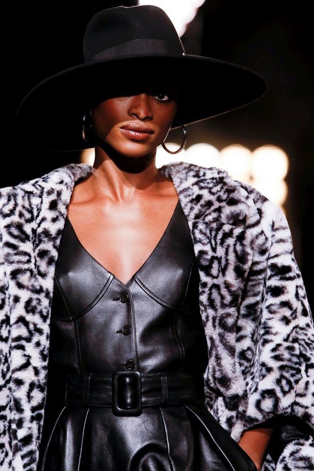 مجموعة تومي هيلفيغر لموسم ربيع وصيف 2020