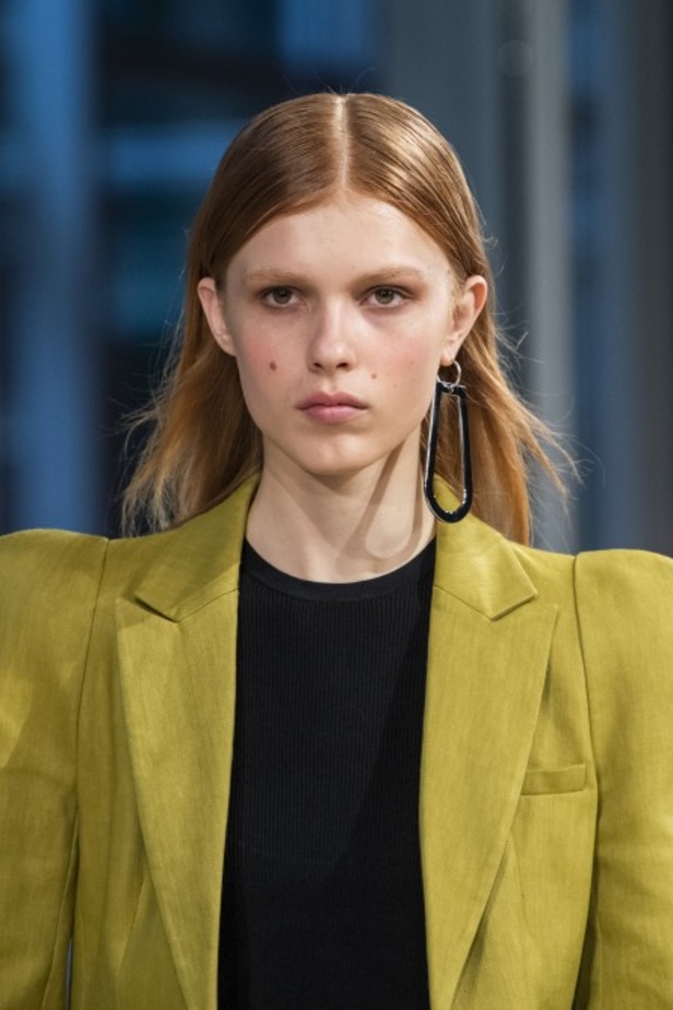 عرض أزياء تيبي لربيع وصيف 2020