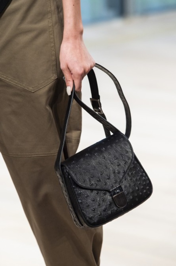 عرض أزياء تيبي لربيع وصيف 2020