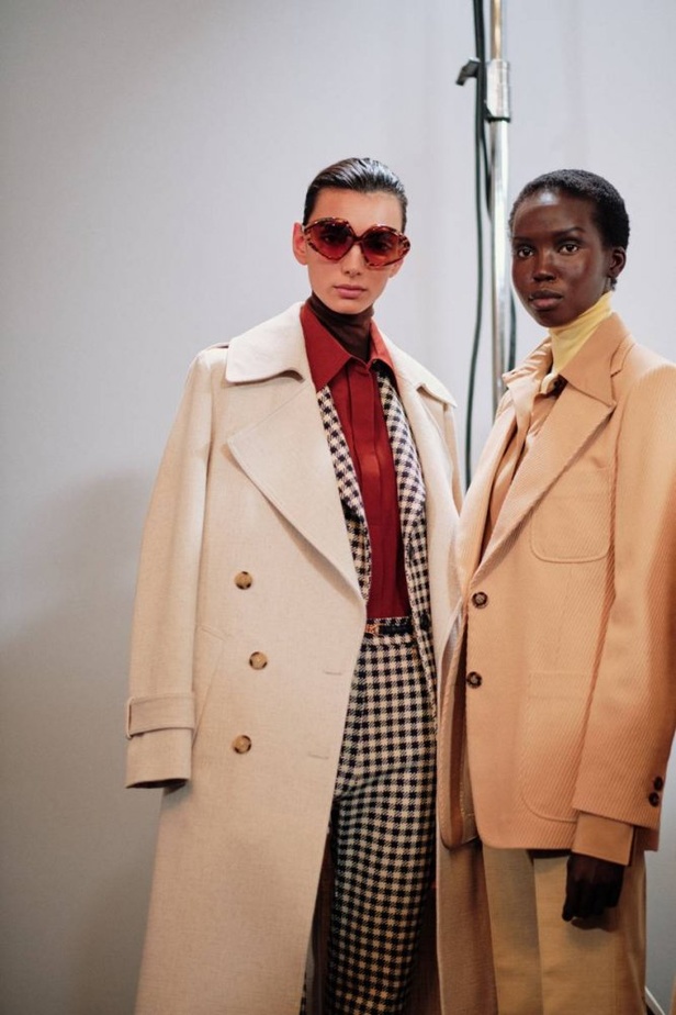 اسبوع الموضة في لندن 2019  عرض أزياء VICTORIA BECKHAM لربيع وصيف 2020