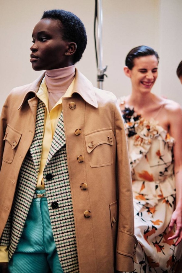 اسبوع الموضة في لندن 2019  عرض أزياء VICTORIA BECKHAM لربيع وصيف 2020