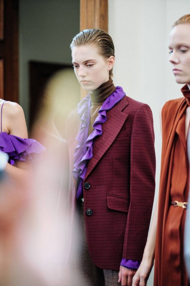 اسبوع الموضة في لندن 2019  عرض أزياء VICTORIA BECKHAM لربيع وصيف 2020