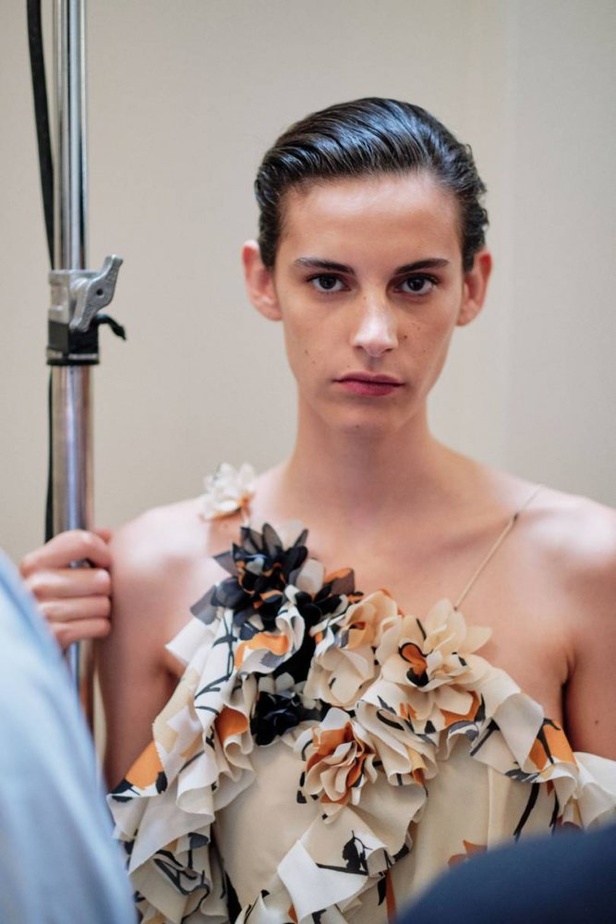 اسبوع الموضة في لندن 2019  عرض أزياء VICTORIA BECKHAM لربيع وصيف 2020