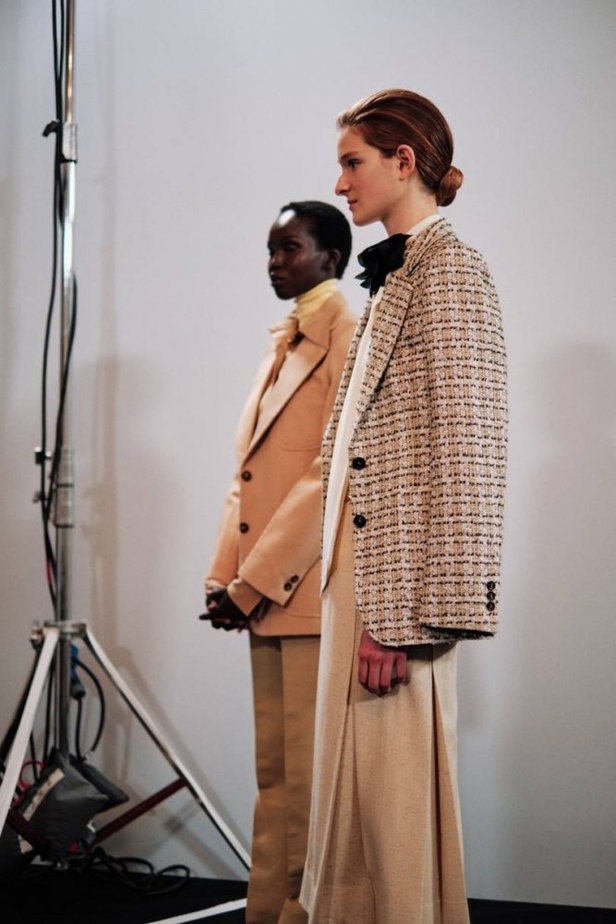 اسبوع الموضة في لندن 2019  عرض أزياء VICTORIA BECKHAM لربيع وصيف 2020