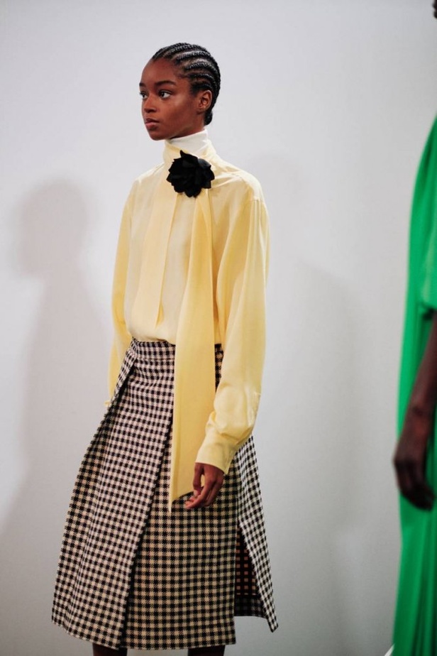 اسبوع الموضة في لندن 2019  عرض أزياء VICTORIA BECKHAM لربيع وصيف 2020