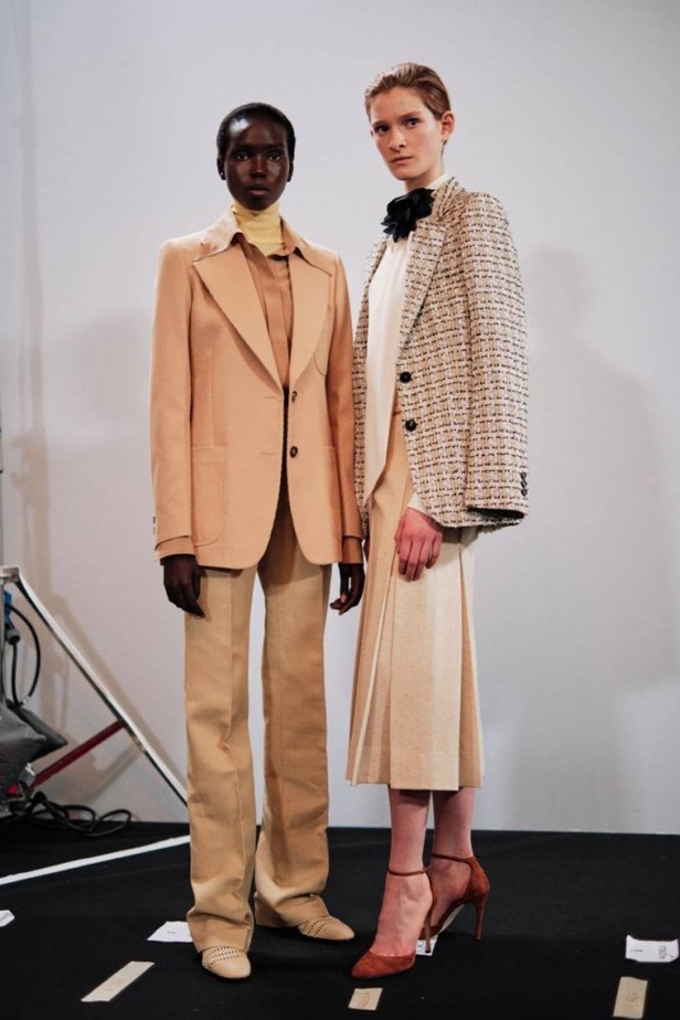 اسبوع الموضة في لندن 2019  عرض أزياء VICTORIA BECKHAM لربيع وصيف 2020