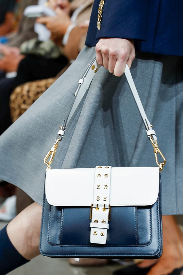 أسبوع الموضة في نيويورك 2019 .. عرض أحدث موديلات شنط Michael Kors