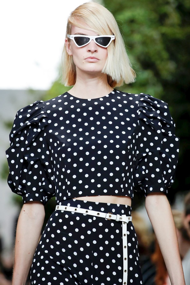 أسبوع الموضة في نيويورك 2019 .. عرض أحدث موديلات شنط Michael Kors