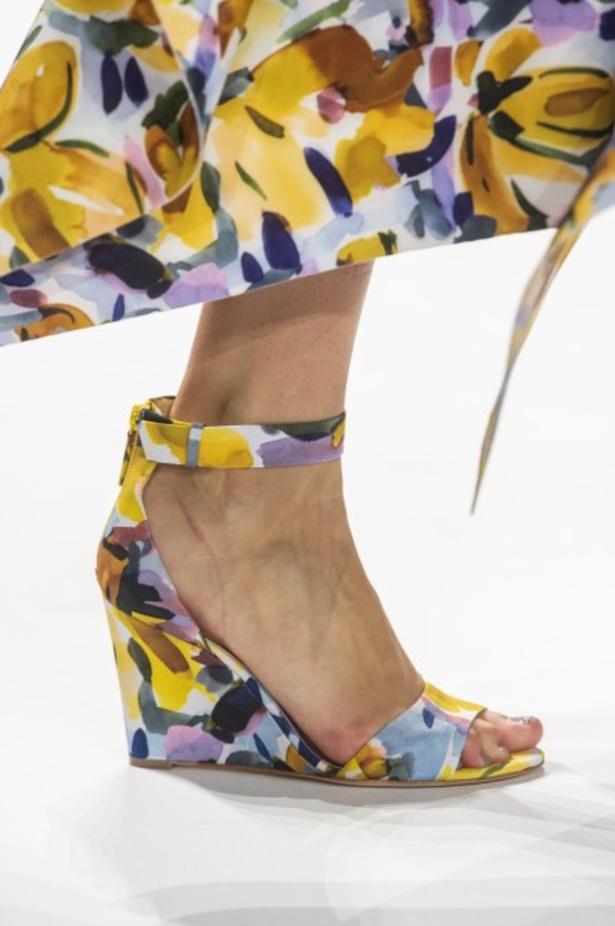 اسبوع الموضة في نيويورك 2019 عرض مجموعة  badgley mischka ربيع وصيف 2020