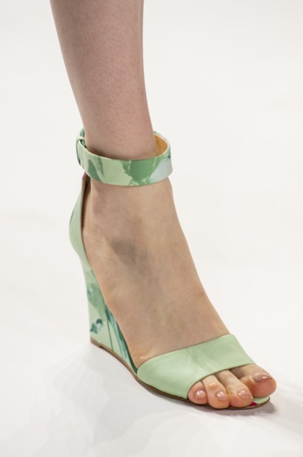 اسبوع الموضة في نيويورك 2019 عرض مجموعة  badgley mischka ربيع وصيف 2020